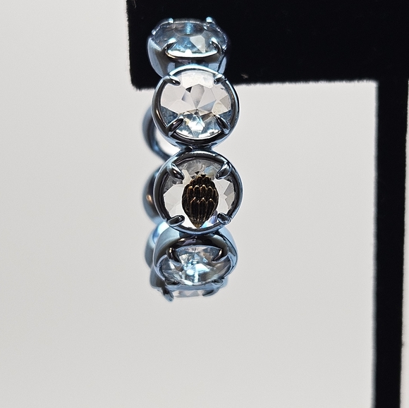 Kurt Geiger London Metallic Blue Eagle Head Earring and Cuff Set - Picture 6 of 9